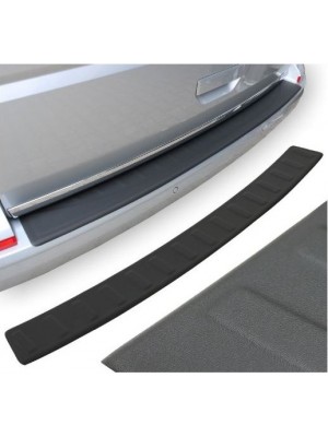 Nerezová ochranná lišta na nárazník Volkswagen Golf 7 hatchback – černá matná